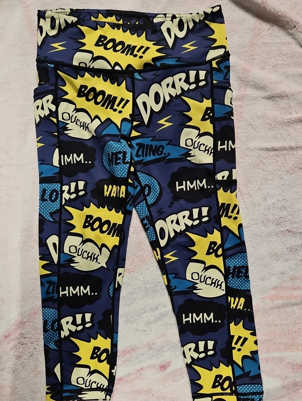 CVG Capri Navy & Yellow Graphic Comic-Print Leggings